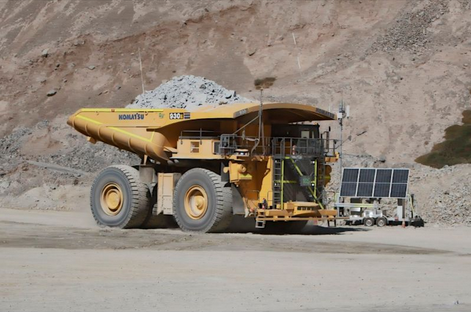 Camión minero Komatsu 930E en faena